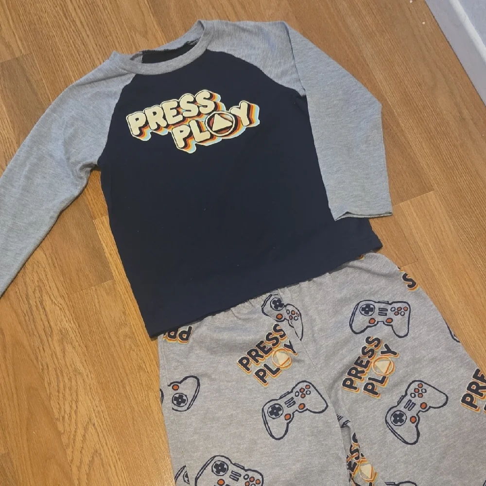 Kids 'Press Play' Grey & Black Pajama Set